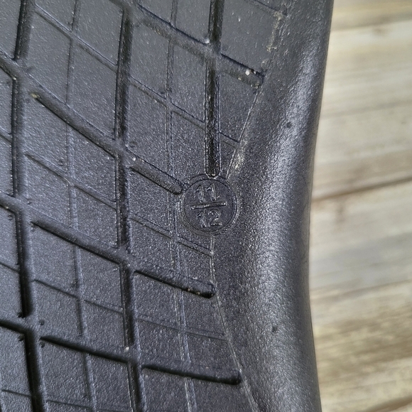 Slip-On Black Slides Sandals Adjustable Strap Child Size 11/12 Unisex Unbranded - Picture 7 of 7